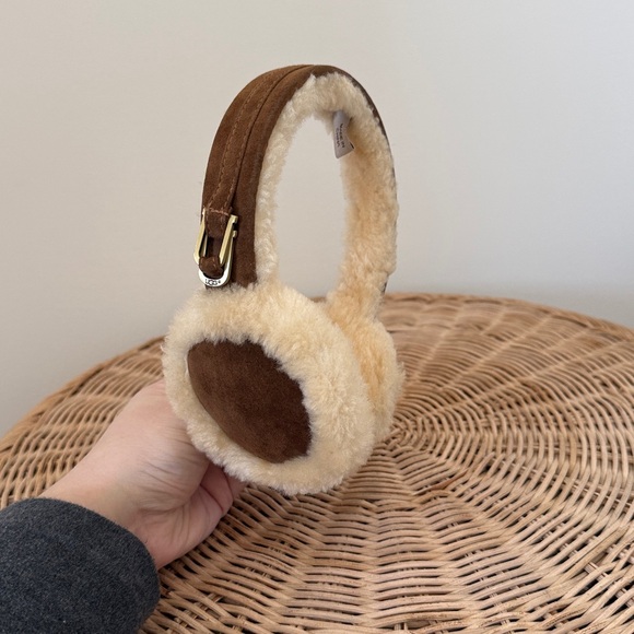 *SOLD* UGG Earmuffs - Picture 2 of 6